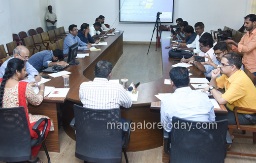 cVigil app to solve citizens complaints